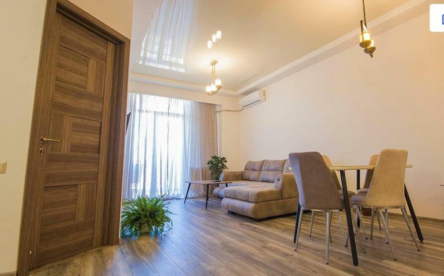 Tikas Home Апартаменты 第比利斯 外观 照片